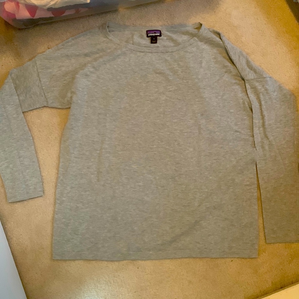 Patagonia top, grey, size small.